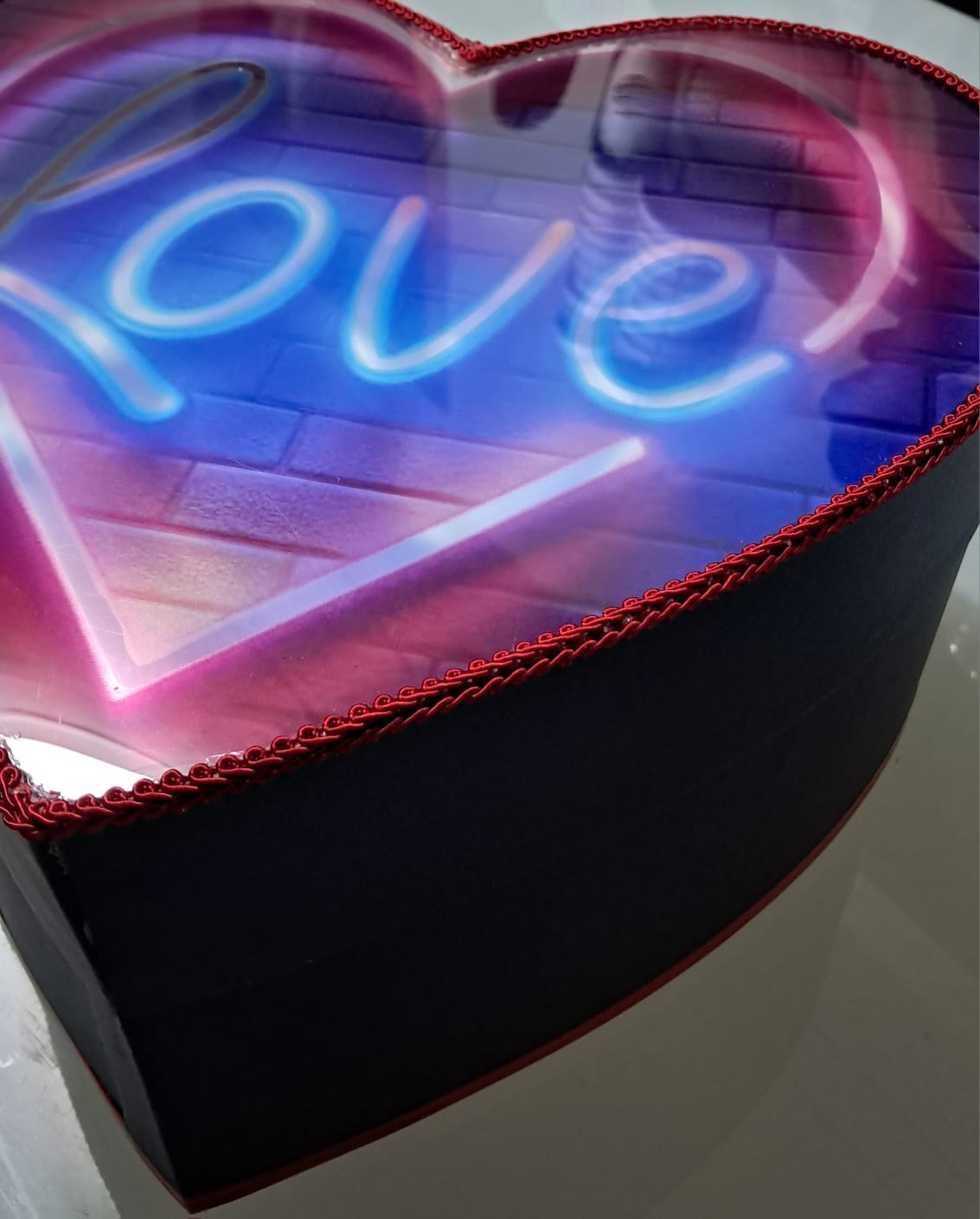 SCATOLA CUORE NEON LOVE